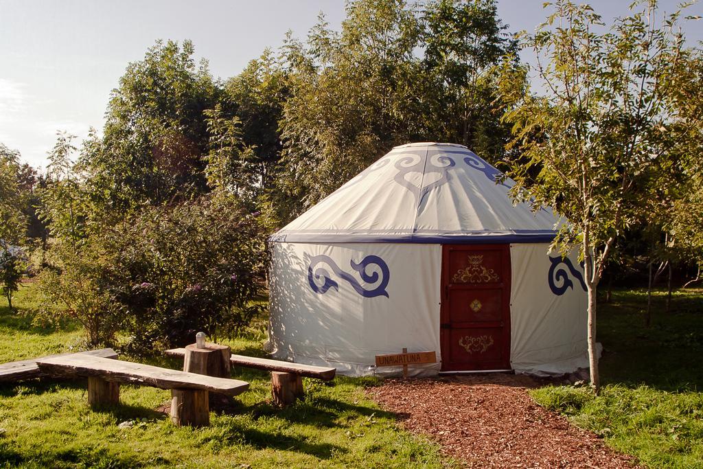 Plush Tents Yurt Village 奇切斯特 客房 照片