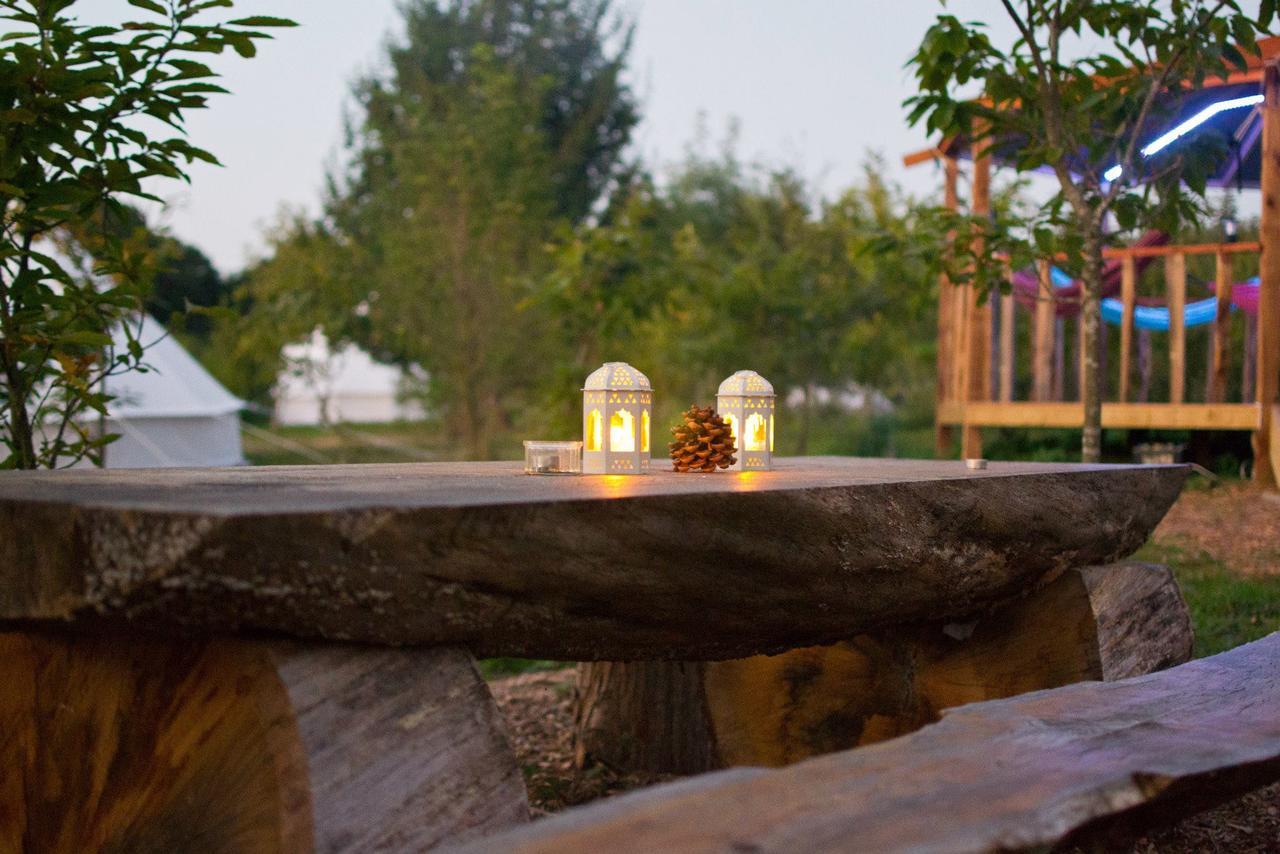 Plush Tents Yurt Village 奇切斯特 外观 照片